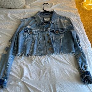 LIGHT CROPPED DENIM JACKET